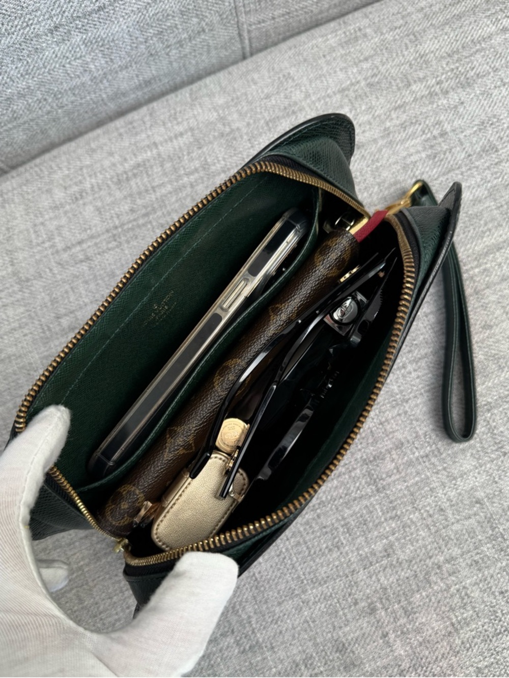 ❌SOLD❌Louis Vuitton Taiga Baikal Pochette Clutch | Epicea Green ✨ - Picture 4 of 17